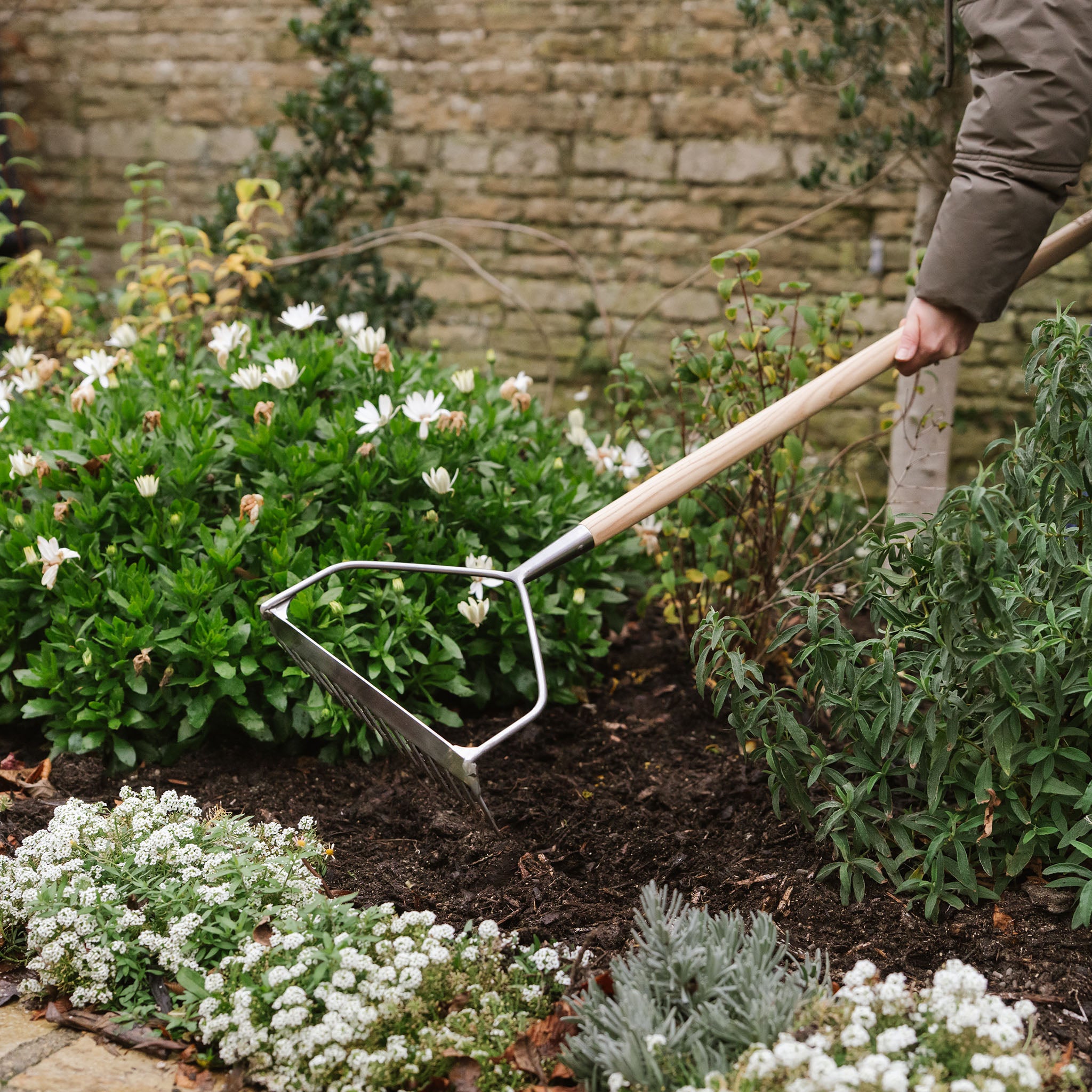 kent-stowe-edelstahl-bodenrechen-soil-rake-langstiel image 2