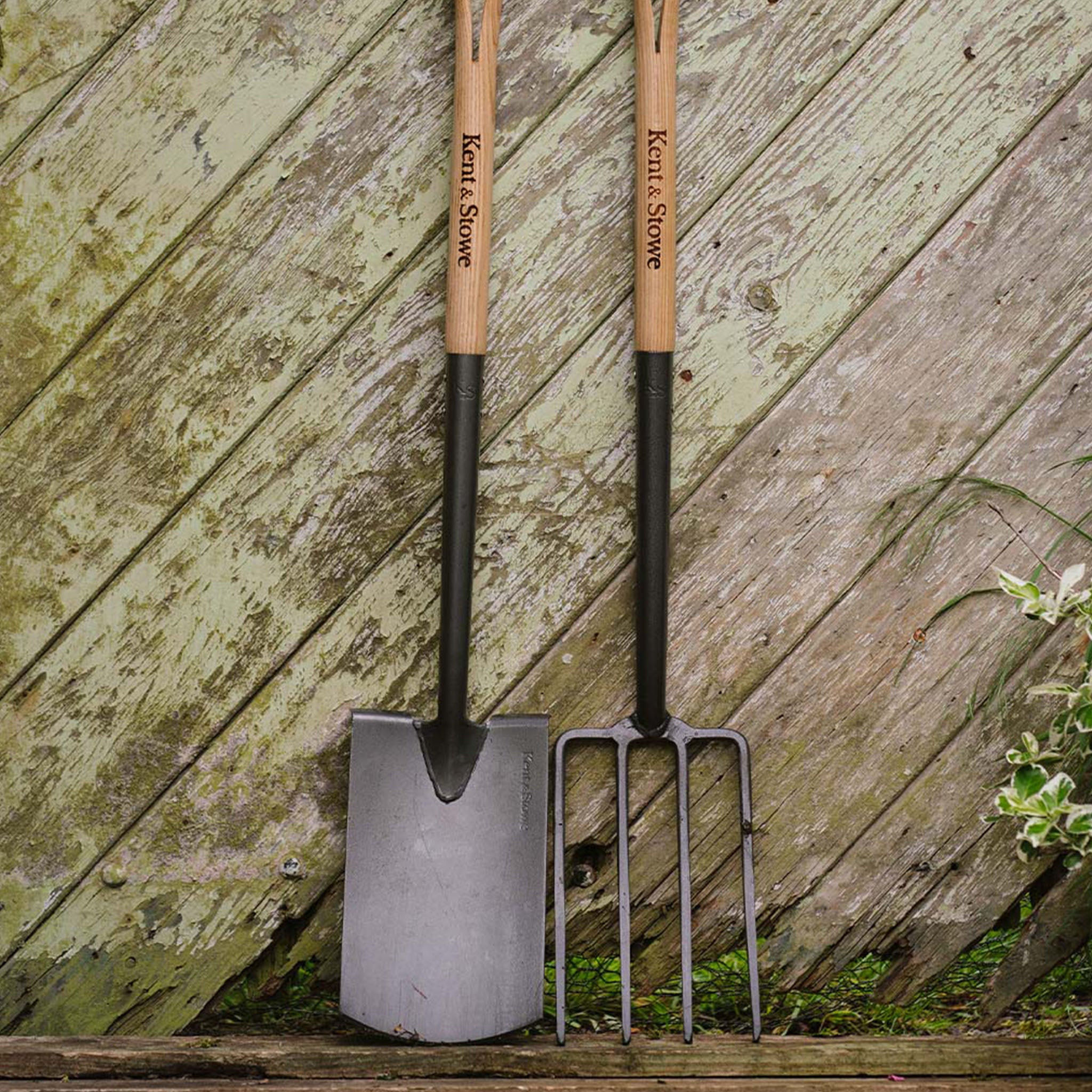 kent-stowe-grabspaten-carbon-steel-mit-eschenholz-stiel image 5