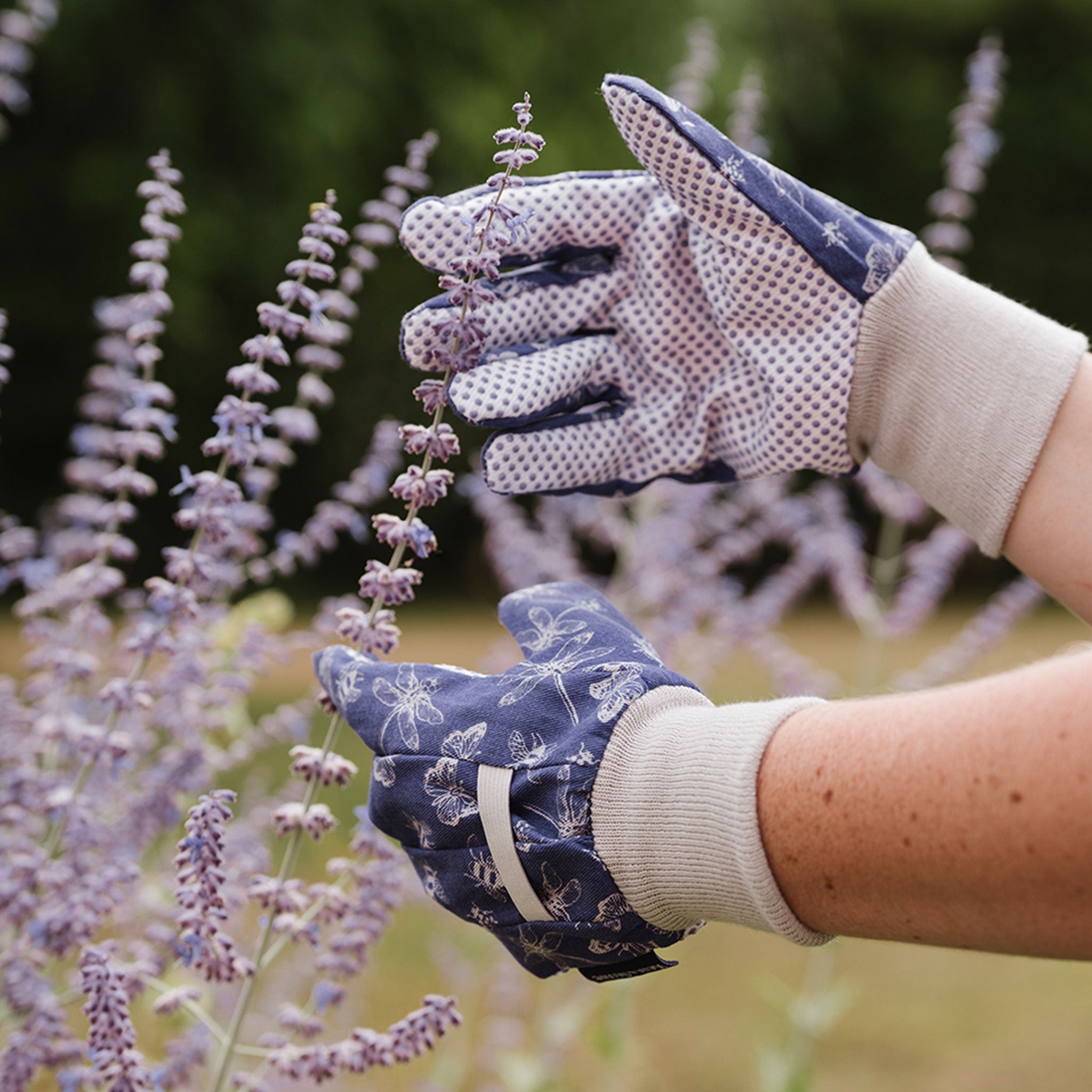 kent-stowe-baumwollhandschuhe-purple-flutterbugs-print-m image 2