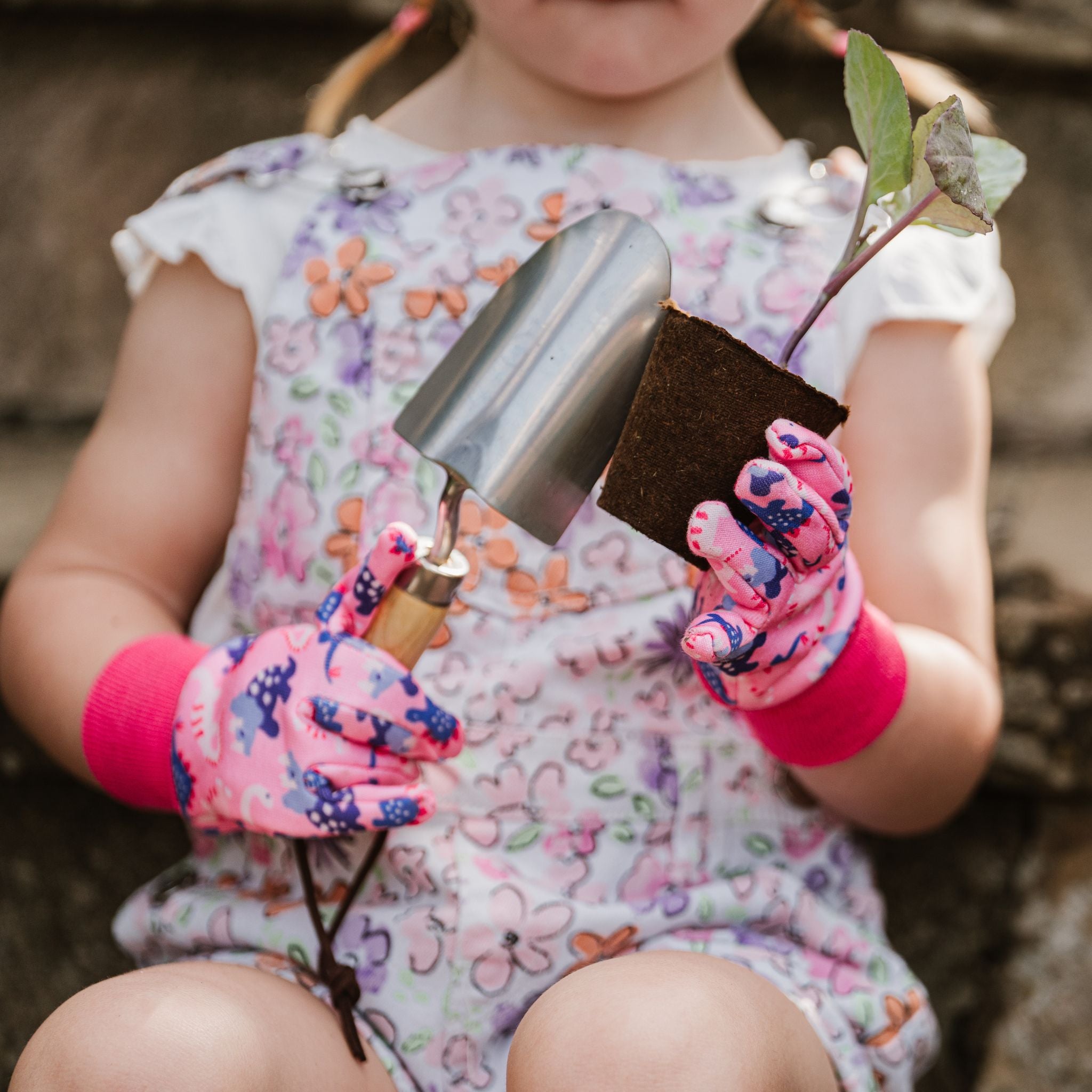 kent-stowe-pink-dinosaur-kinder-gartenhandschuhe image 4