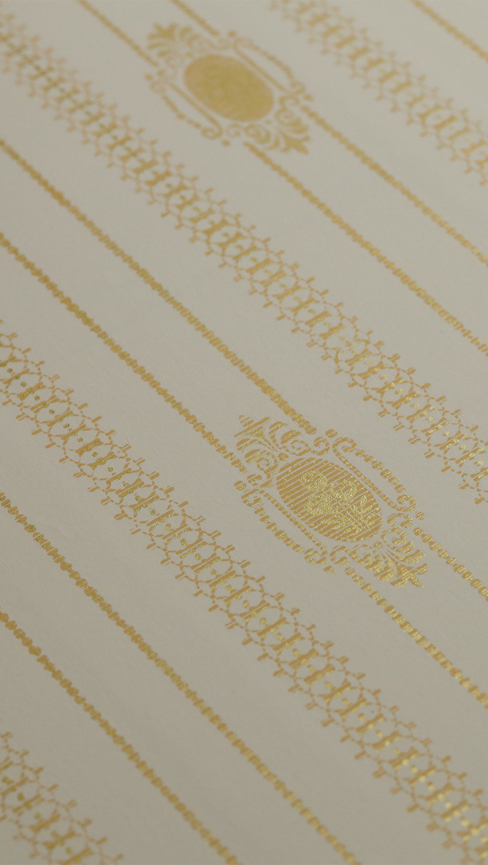 hembus-tapete-568-madame-papiertapete-wei-gold image 2