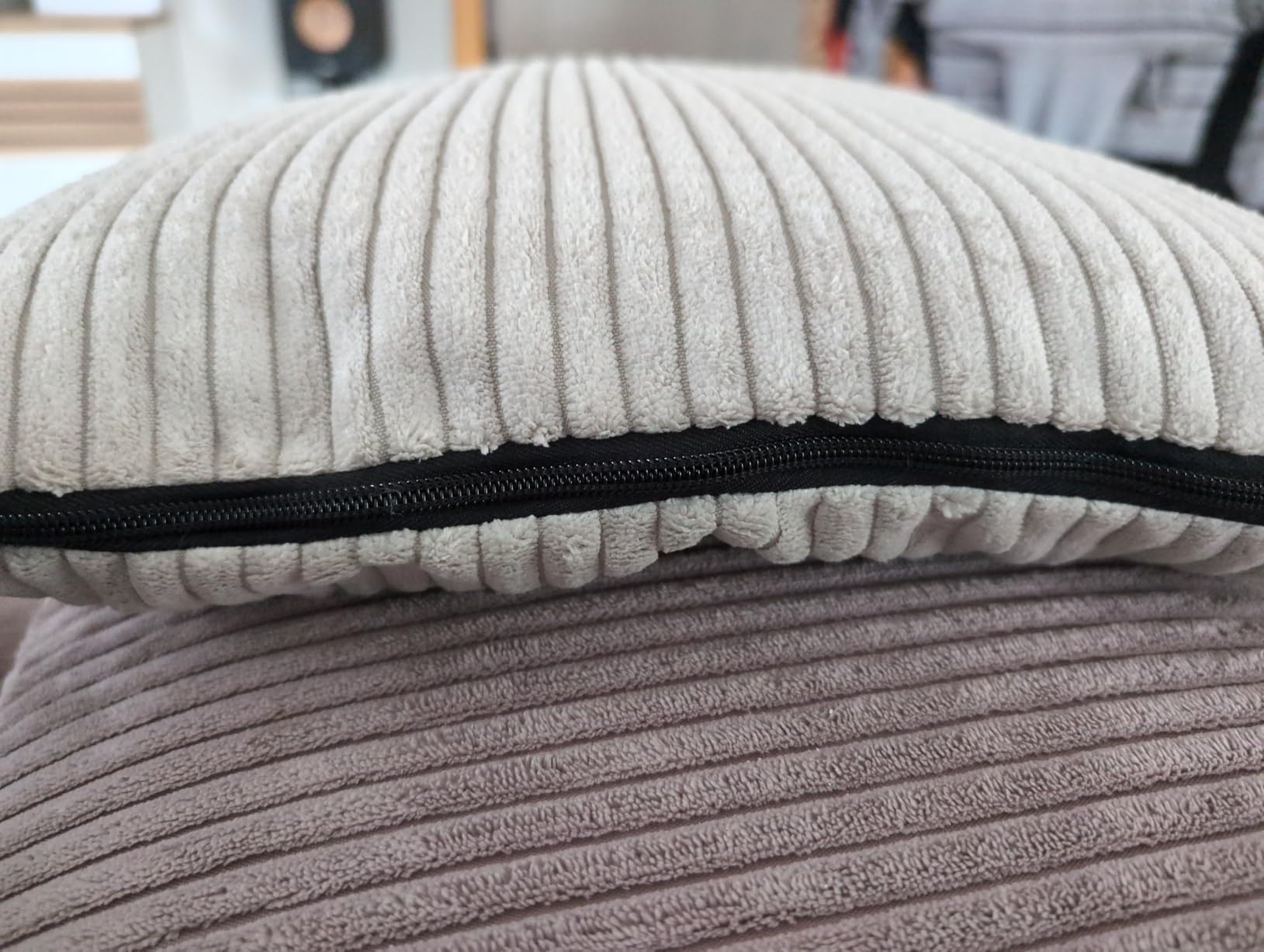 Sehr gemütlich auf dem Sofa