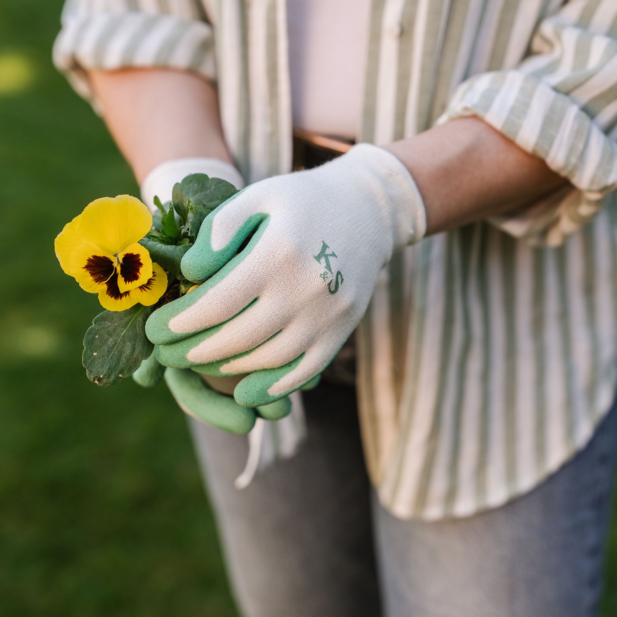 kent-stowe-pistachio-bambus-gartenhandschuhe-medium image 7
