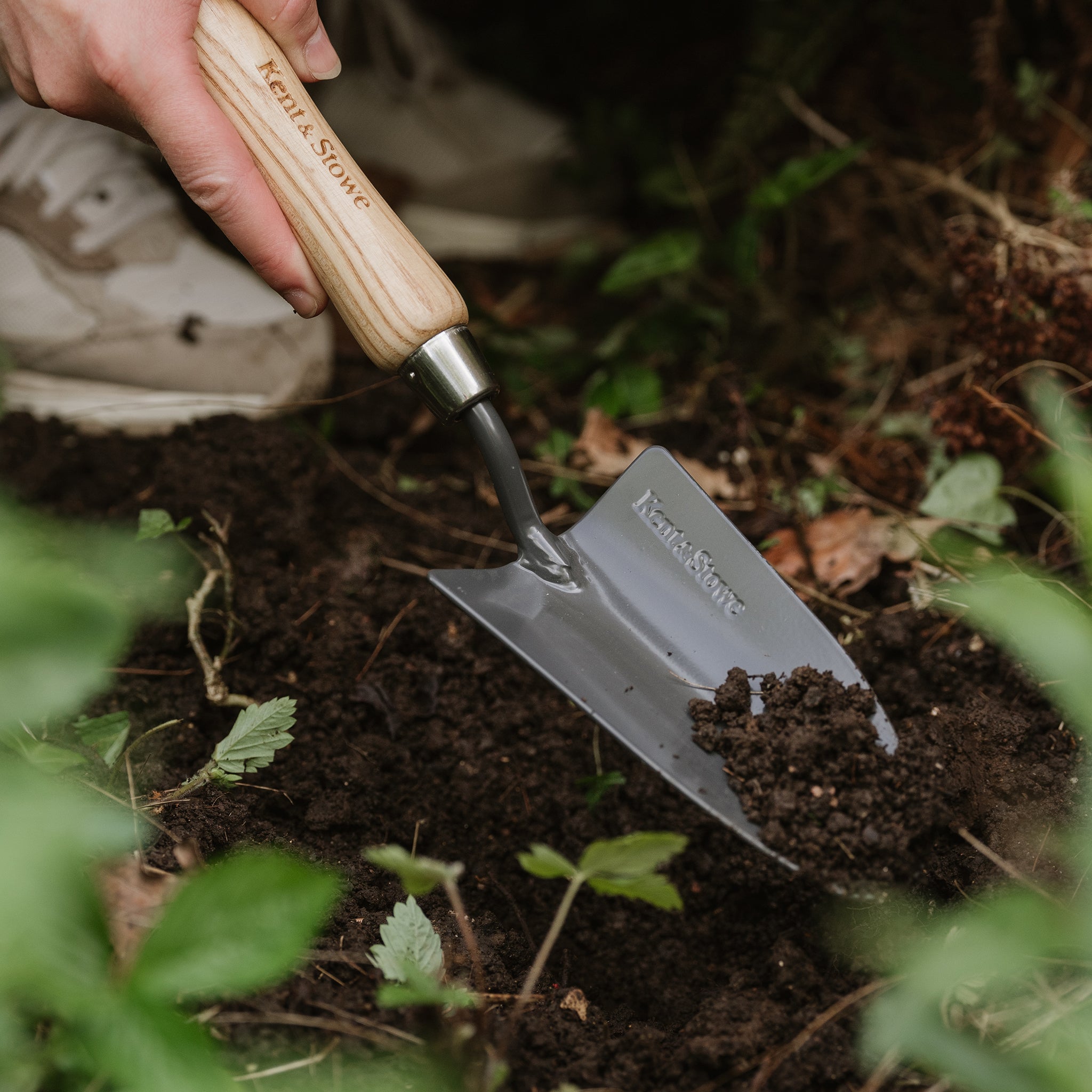 kent-stowe-carbon-steel-hand-trowel-pflanzkelle-aus-karbonstahl image 2