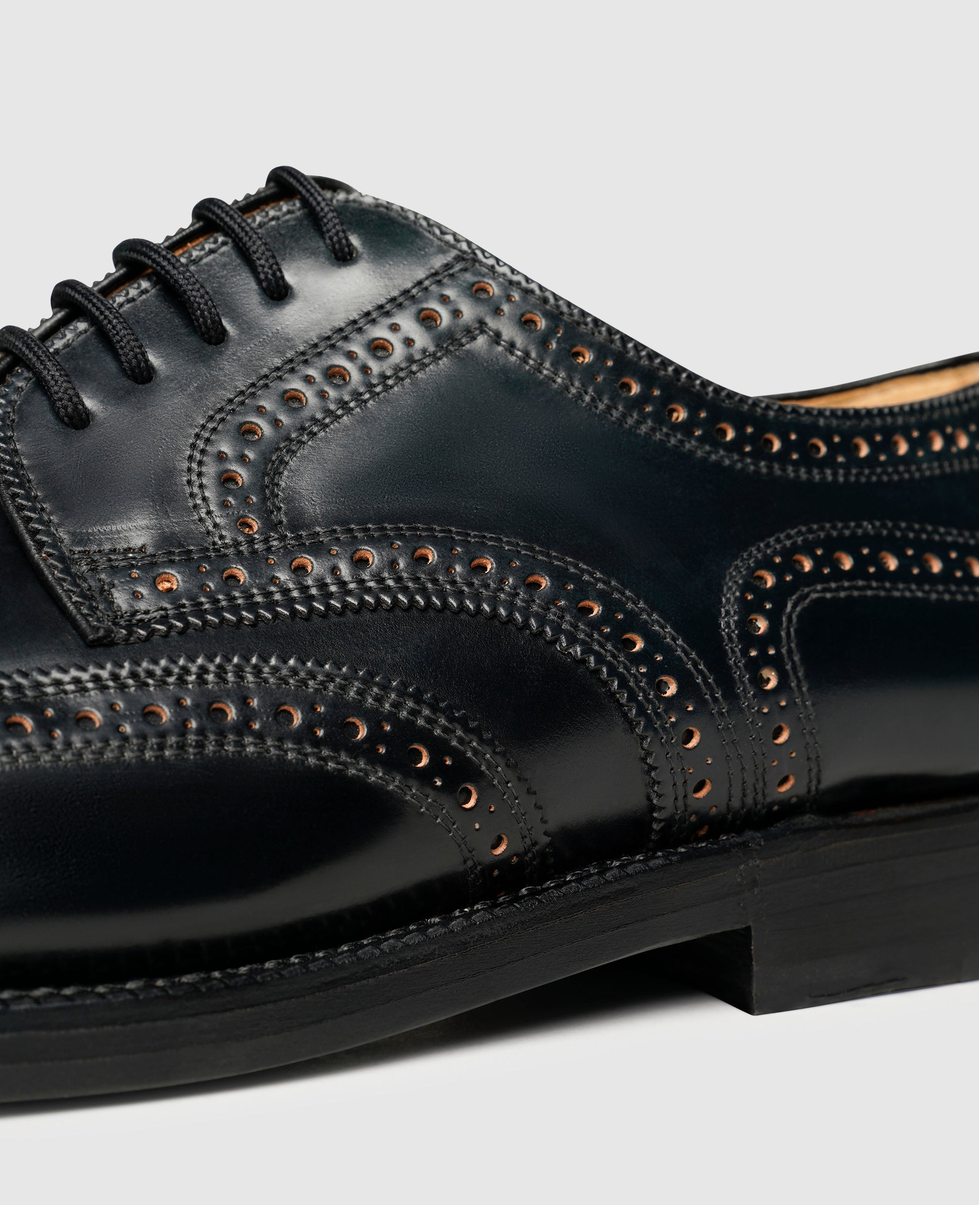 dinkelacker-london-full-brogue-c-derby-schwarz-shell-cordovan image 4