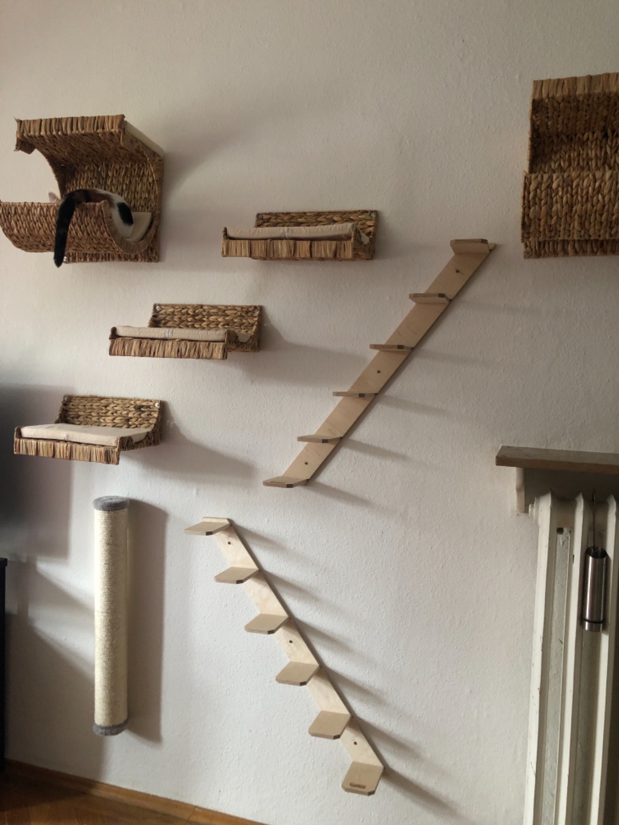 Mega an der Wand