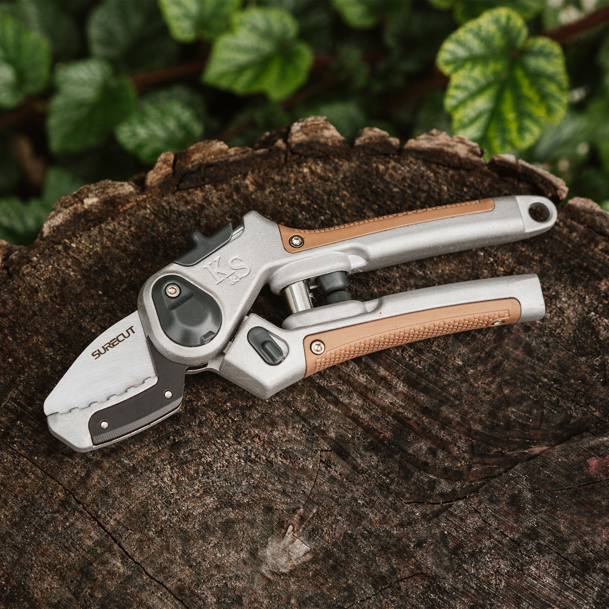 kent-stowe-surecut-hard-wood-lite-secateurs-gartenschere image 2