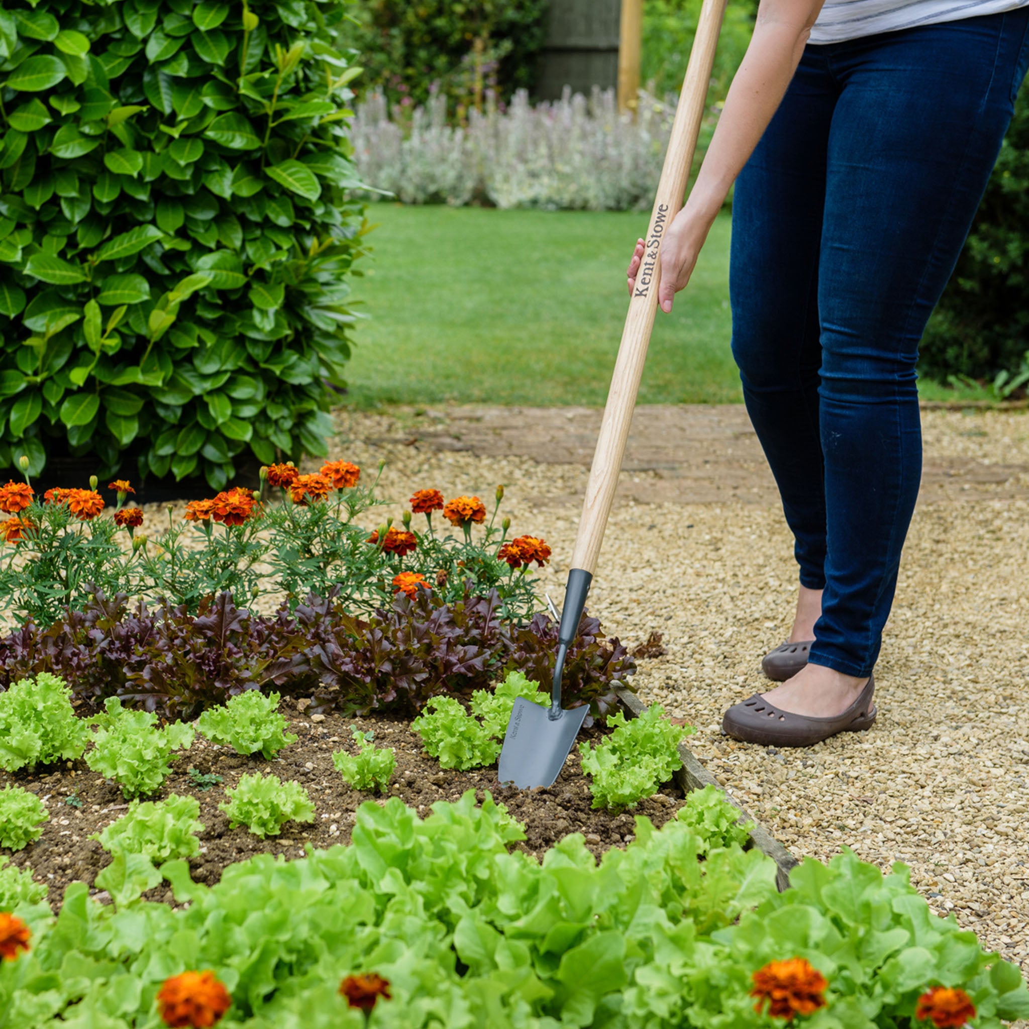 kent-stowe-carbon-steel-long-handled-trowel-langstiel-pflanzkelle image 4